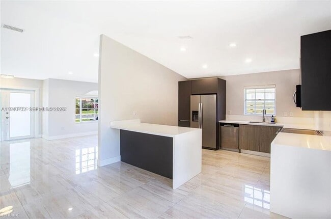 Building Photo - 7940 SW 163rd Pl