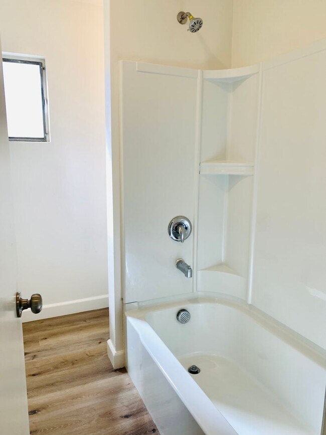 Building Photo - LVW