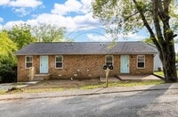 Building Photo - Two Bedroom Updated Ranch Duplex in North ...