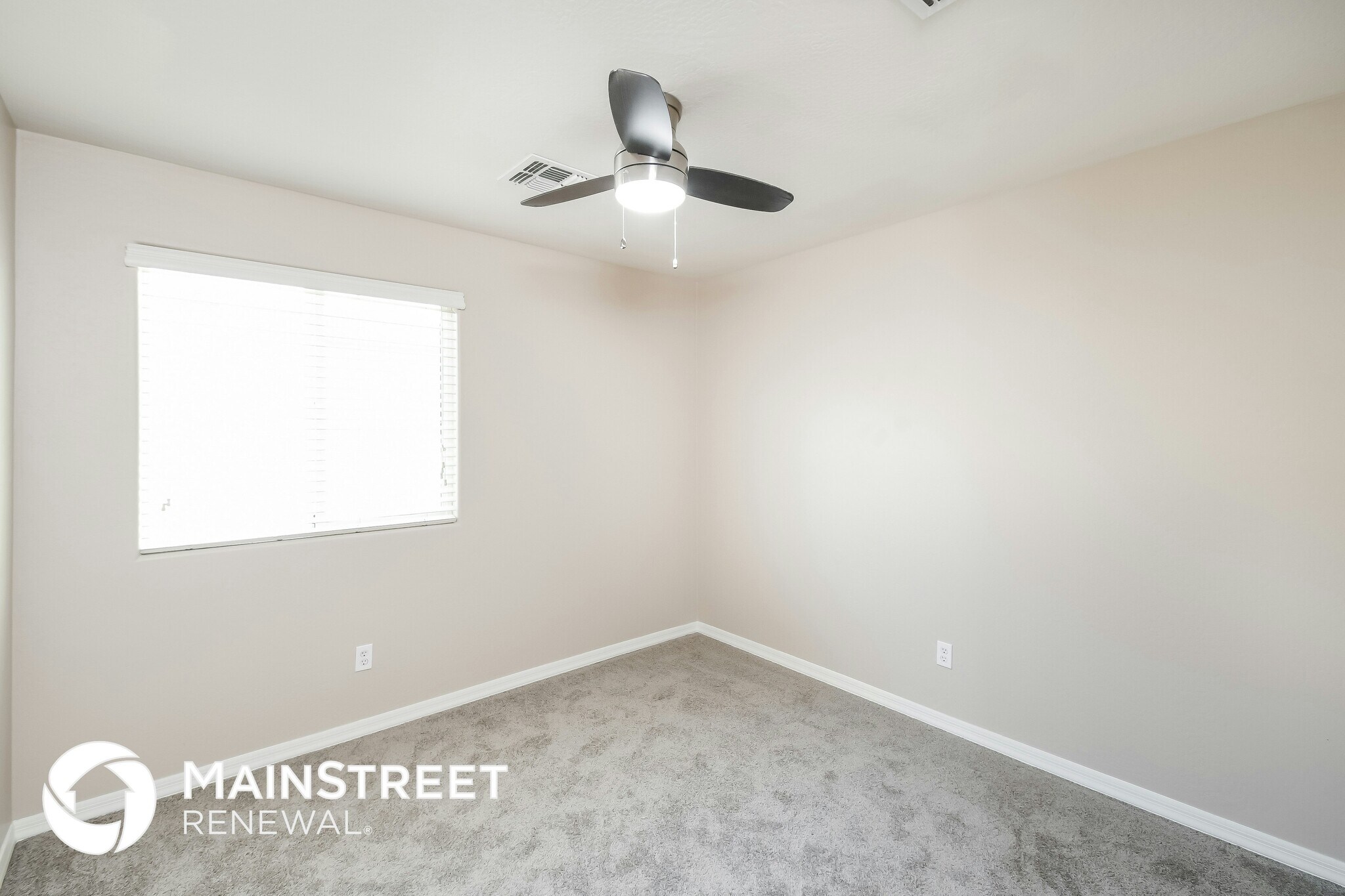 Building Photo - 4055 E Tulsa St