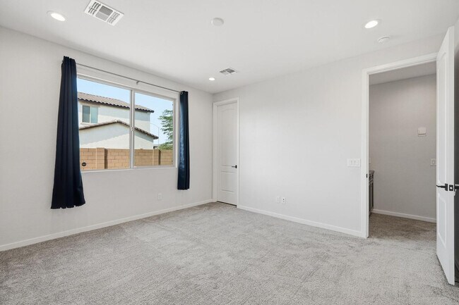 Building Photo - 641 S Davidson Ln