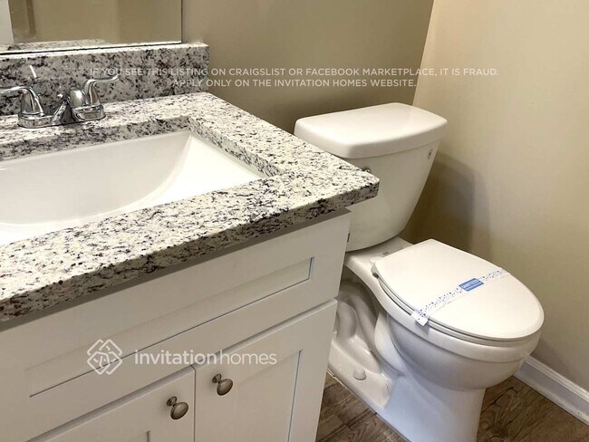 Building Photo - 3364 Dearwood Dr SW