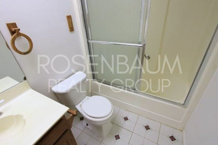 Building Photo - 824 E Junction St