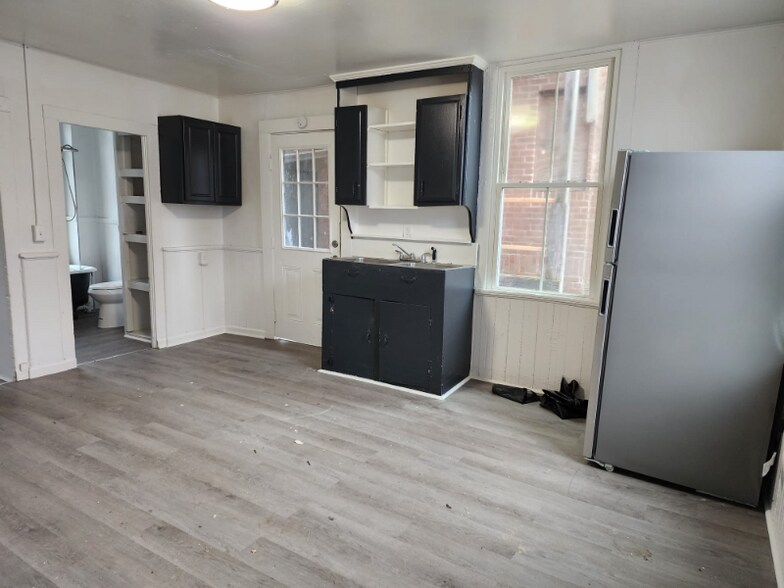 Building Photo - 16 3rd St