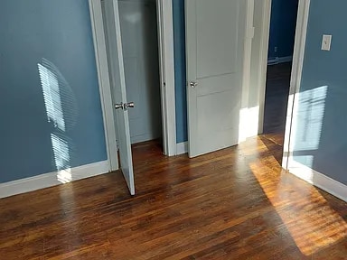 Building Photo - 226 Clyde St