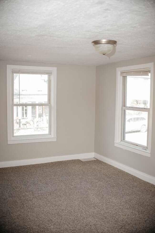 Building Photo - 145 Race St