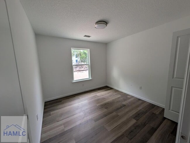 Building Photo - 20-A2 Frasier Ln SW