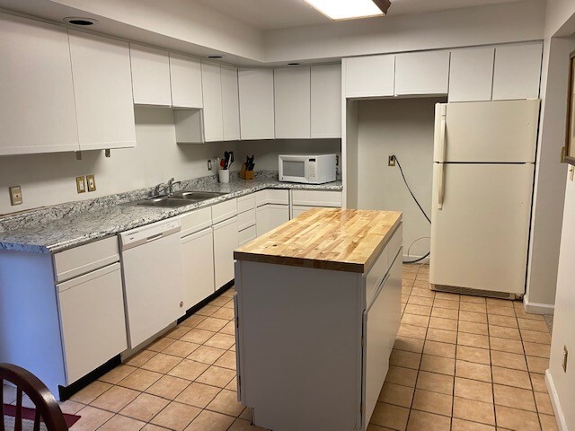 Building Photo - 328 Harolds Branch Rd