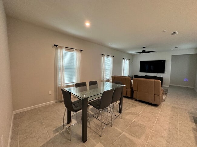 Building Photo - Beautiful Home For Rent in Apopka!