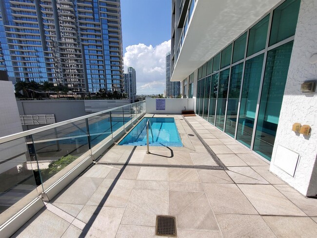 Building Photo - 500 Brickell Ave