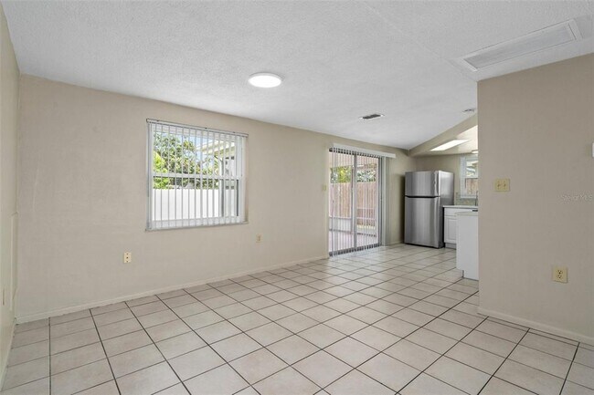 Building Photo - 10014 Sleepy Hollow Ln