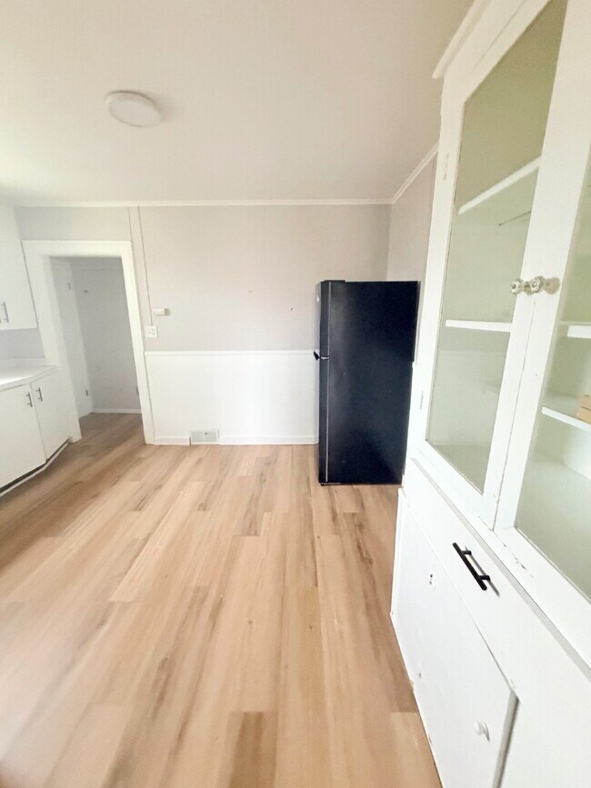 Building Photo - 721 Lyon St