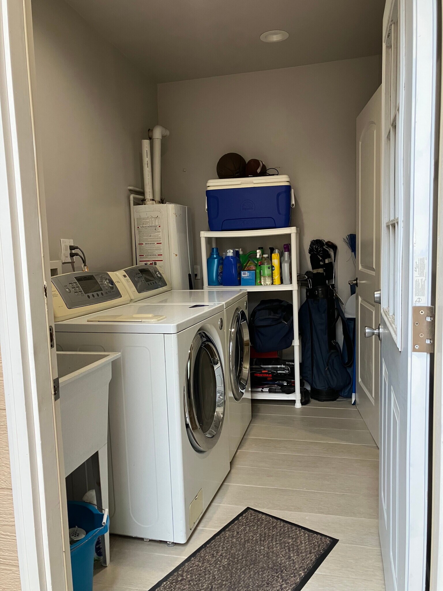 Building Photo - 2059 N Vermont Ave