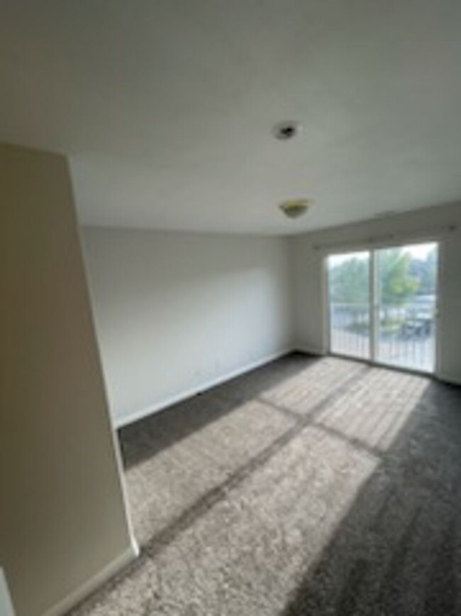 Building Photo - Charming 3 bed 2 bath condo in Orem