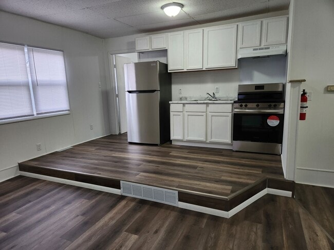 Primary Photo - 112 N. Third Ave