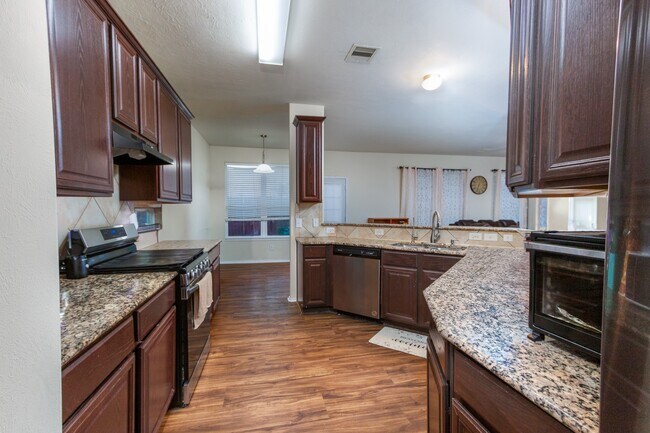 Building Photo - 1107 Arum Rd