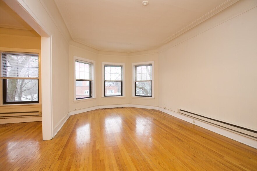 Building Photo - 1305 Oak Ave