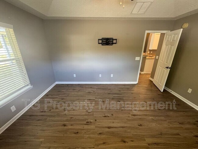 Building Photo - 86269 Venetian Ave