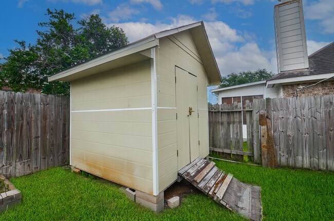 Building Photo - 4606 Twisting Rd