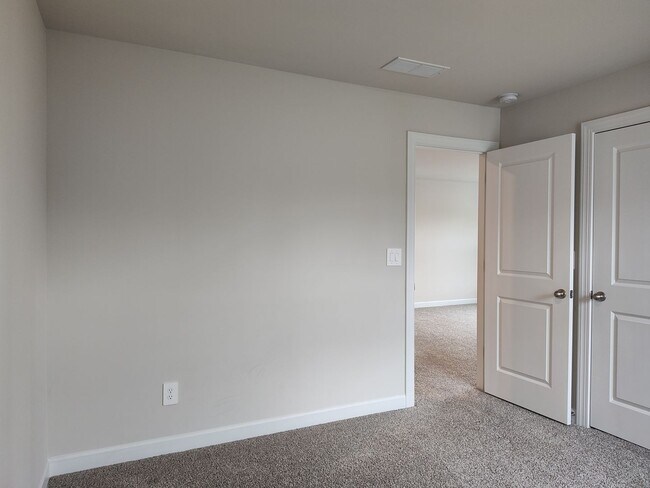 Building Photo - 5 BD/3.5 BA House in Shepherds Landing!
