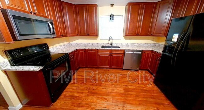 Building Photo - 5998 Greenwillow Ln S