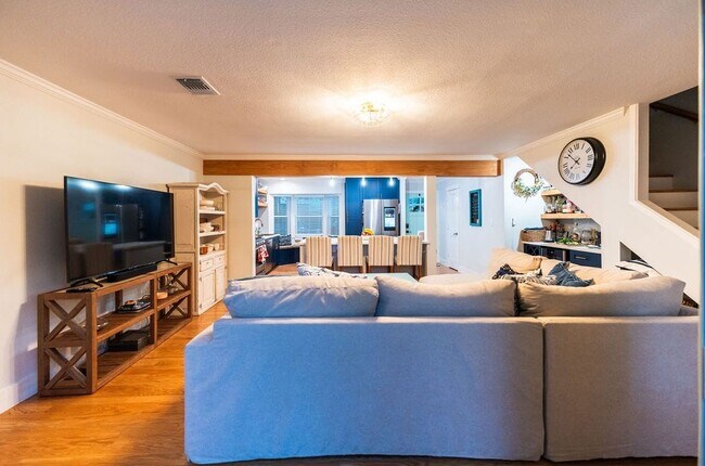 Building Photo - 4511 Acacia St