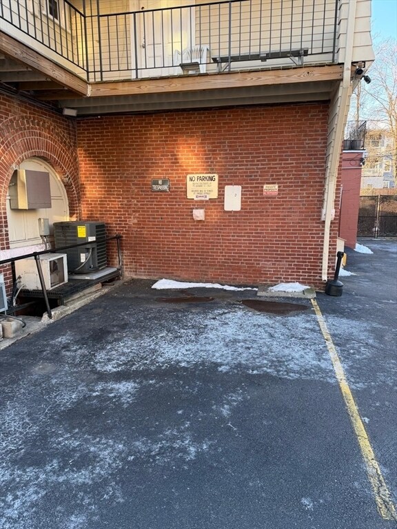 Building Photo - 175 Ashmont St