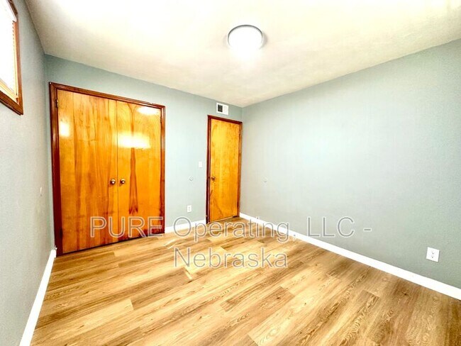 Building Photo - 2205 Lindyview Rd