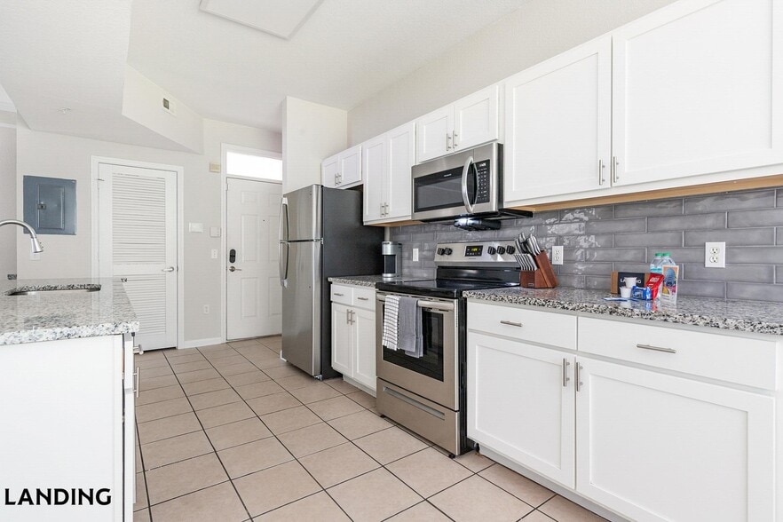 Building Photo - 2801 Biltmore Park Dr