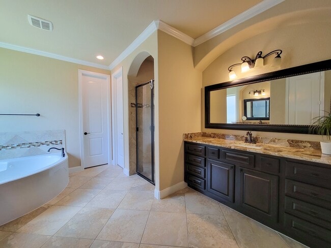 Building Photo - 715 Charleston Heights Ln