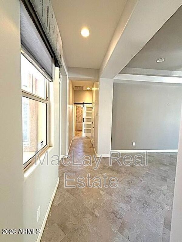 Building Photo - 1142 E Bajor St