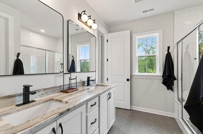 Building Photo - 4730 Cypress Tree Ln