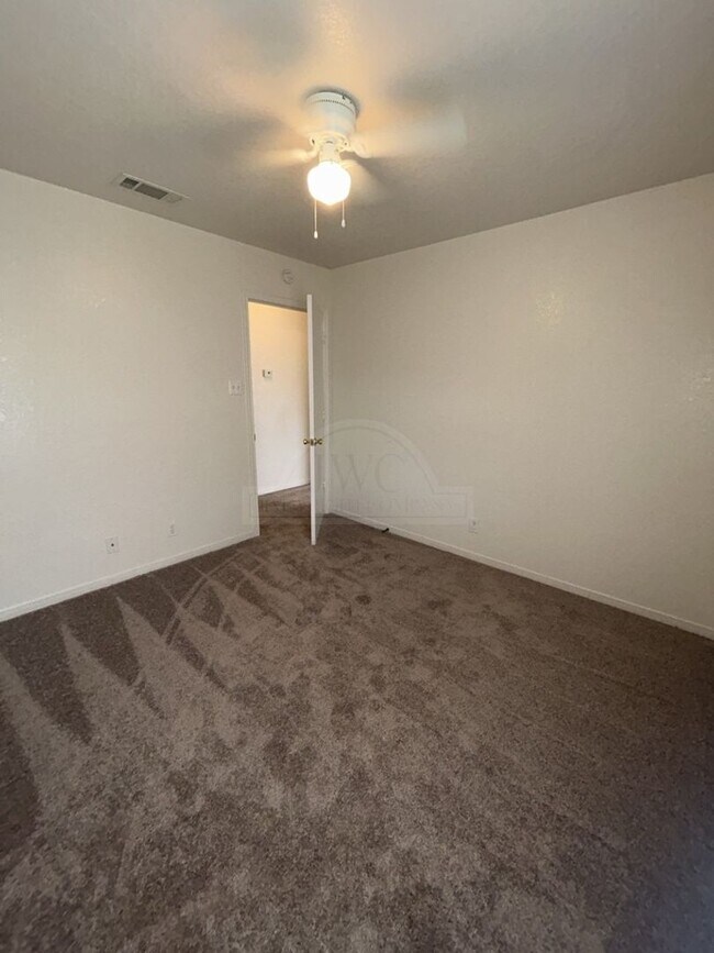 Building Photo - 2204 Wright Way