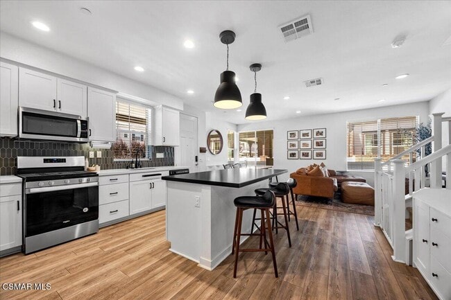 Building Photo - 215 Red Brick Dr