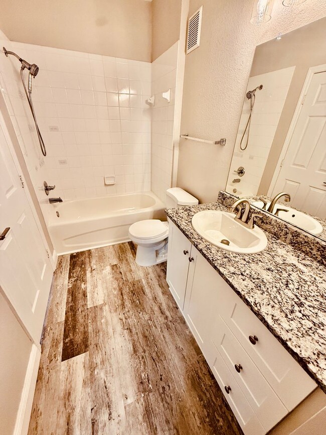 Building Photo - 2 Bed/2 Bath Condo with Garage in Lakes at Viera East