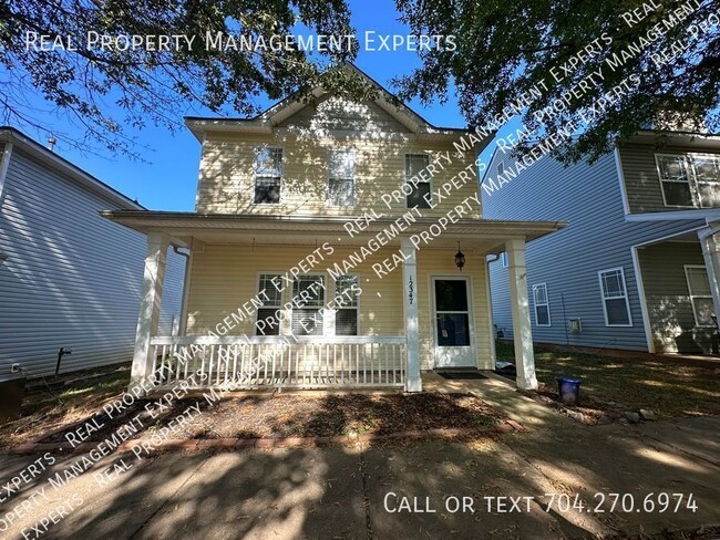 Primary Photo - Beautiful 3BR/2.5BA Home in Huntersville!