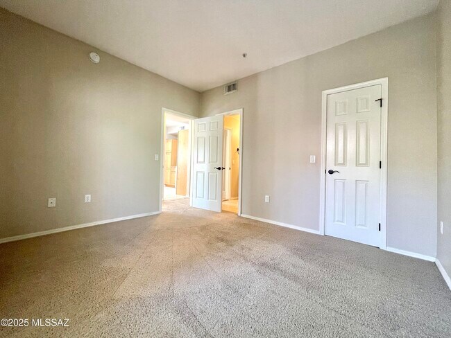 Building Photo - 1500 E Pusch Wilderness Dr