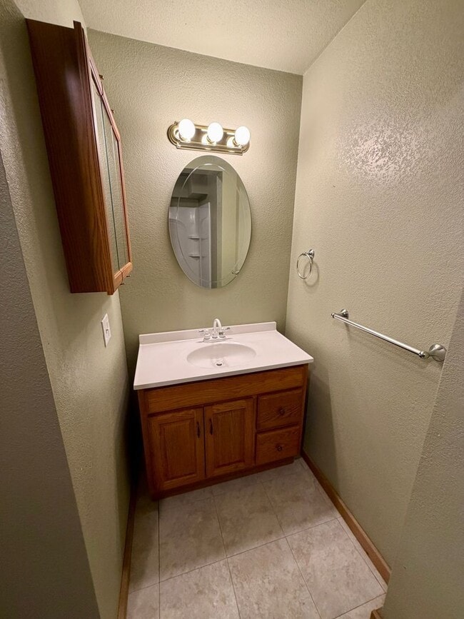 Building Photo - 3822 W 11th St