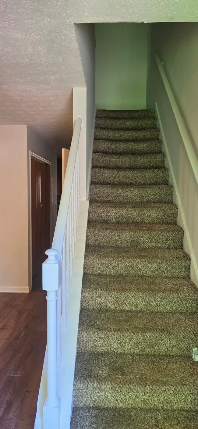 Building Photo - 5504 Estates Ct