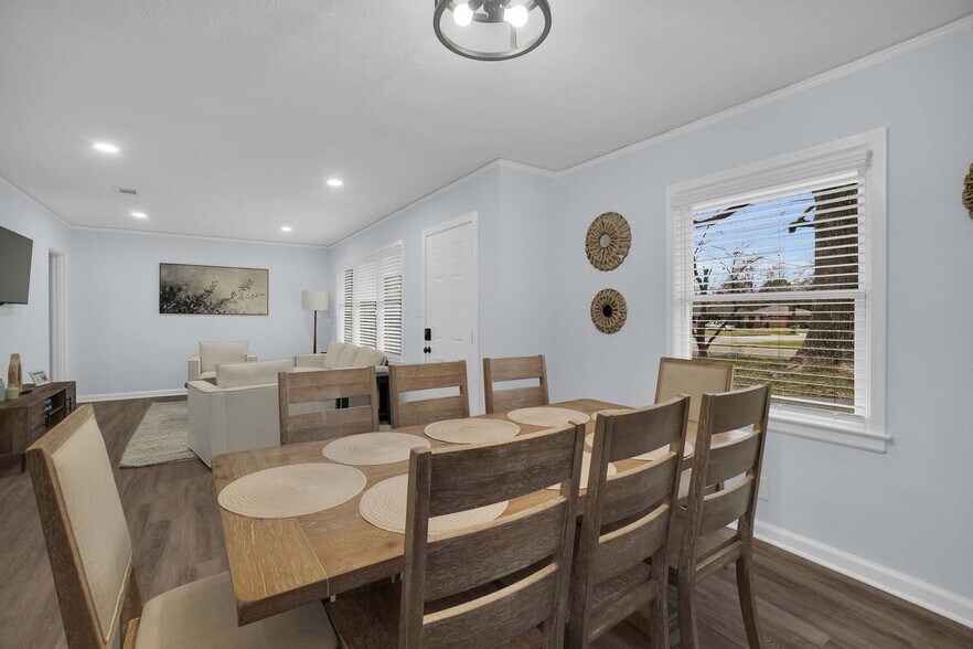 Building Photo - 610 S Georgetown Dr