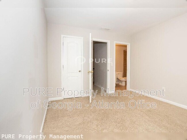 Building Photo - 5905 Oakbrook Lake Ct