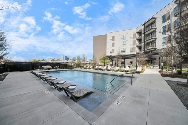 Building Photo - 2810 Riverby Rd