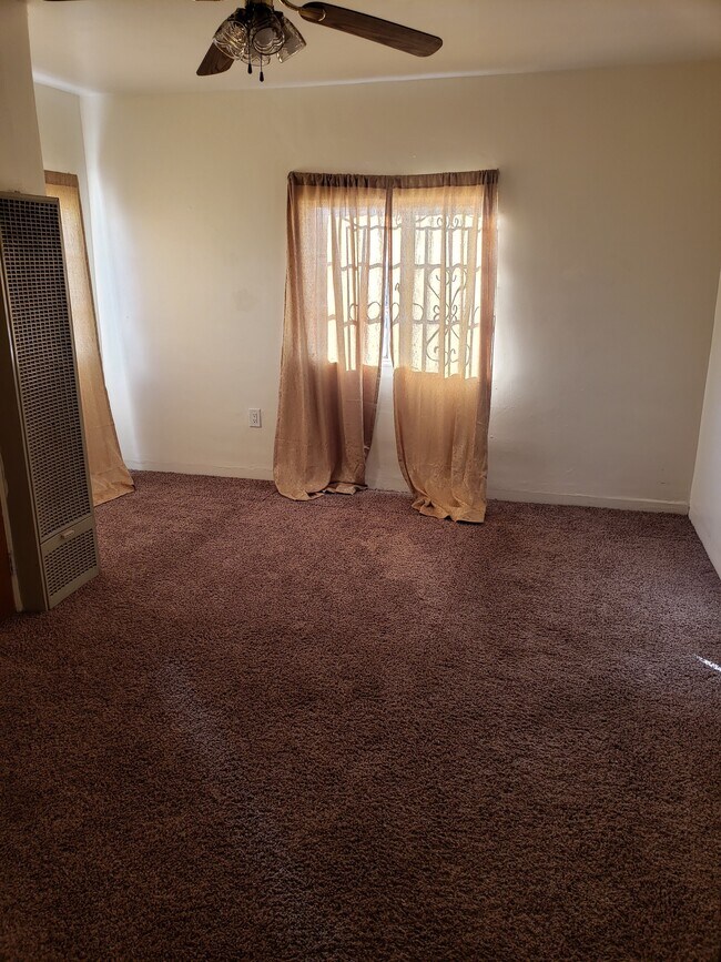 Building Photo - 160 S Maryland St