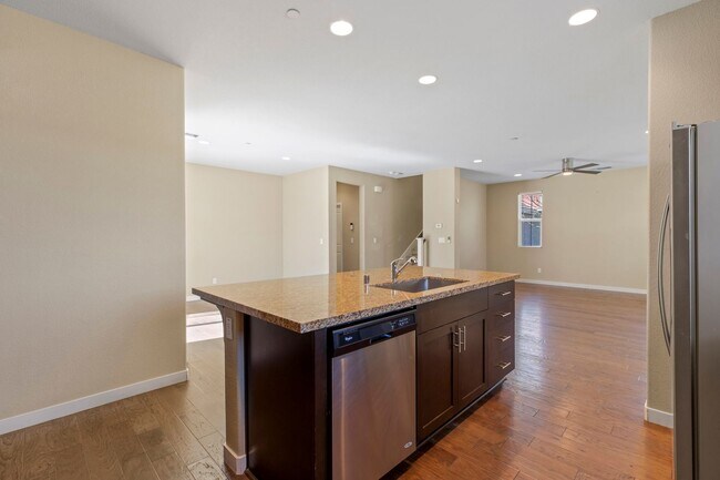 Building Photo - 20833 Grapevine Dr