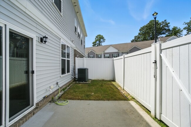 Building Photo - 316 Sikeston Ln