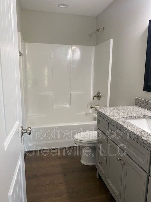 Building Photo - 182 Sherwood Dr