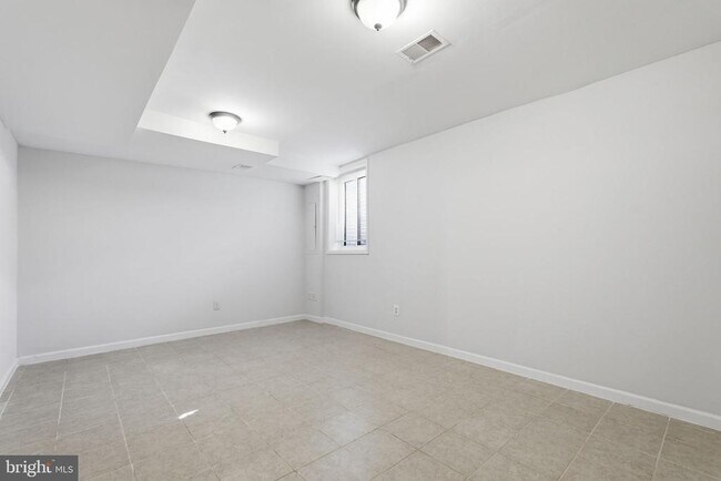 Building Photo - 1204 Brethour Ct