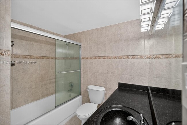 Building Photo - 1000 West Ave