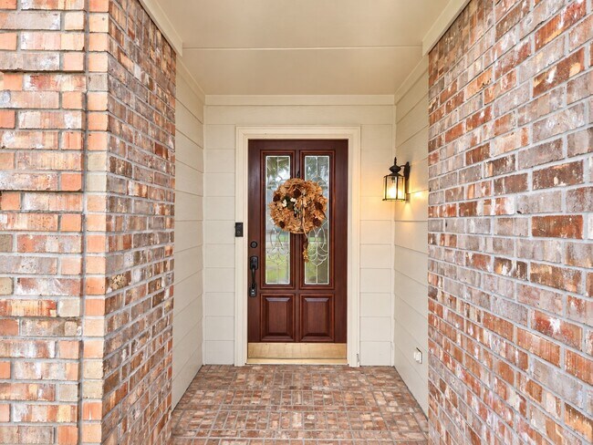Building Photo - 2610 Parkbriar Ln