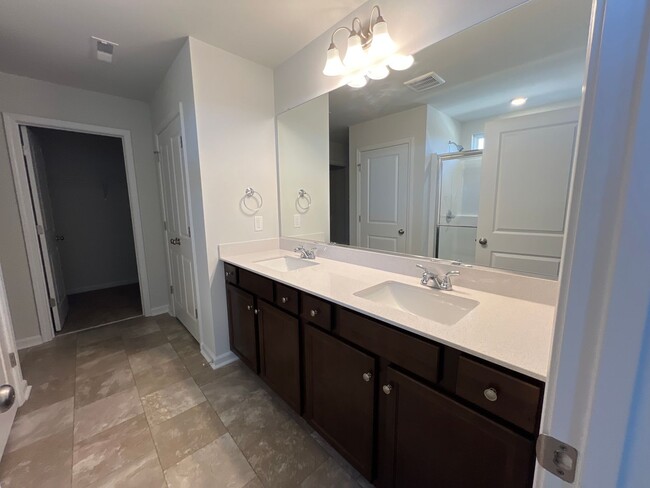 Building Photo - Brand New 4 Bedroom 2.5 Bath Home in Kerne...